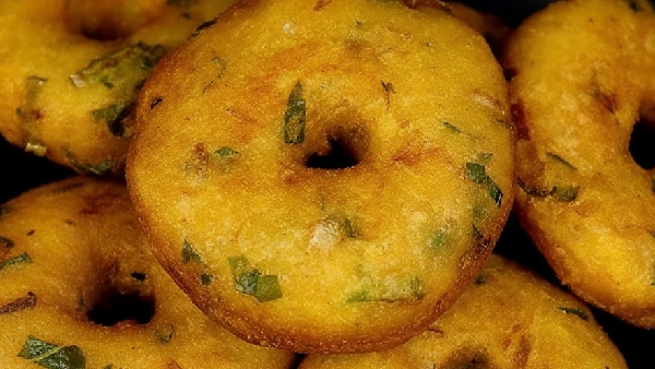 Leftover Idli Hack Turn Boring Idlis into Crispy Vadas Recipe in Telugu Leftover Idli Hack Turn Boring Idlis into Crispy Vadas Recipe in Telugu