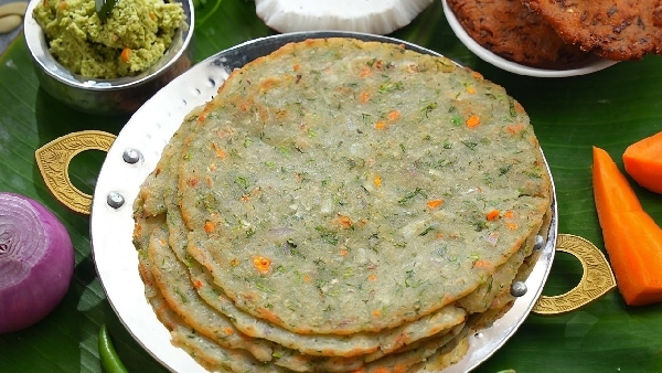 Healthy Breakfast Crispy Soft and Authentic Karnataka Style Akki Roti Recipe in Telugu