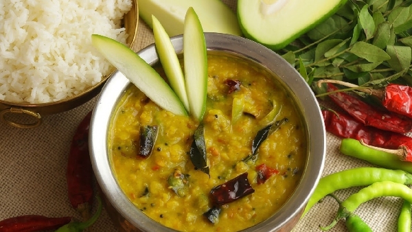 Ugadi Special Super TastyTraditional Mamidikaya Pachimirchi Pappu Recipe in Telugu