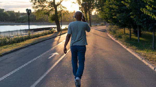 Step Up Your Fitness Game 10 000 Steps How Many Kilometers Is It and How Many Calories Do You Burn Step Up Your Fitness Game 10 000 Steps How Many Kilometers Is It and How Many Calories Do You Burn