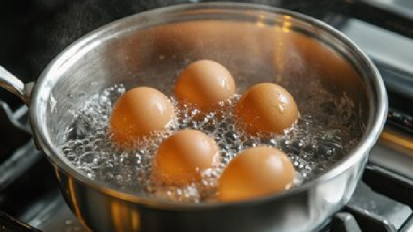How to Boil Eggs Without Cracking Them Masterchef Secrets Revealed for Boiling Veggies Eggs
