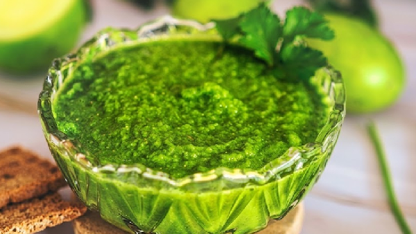 Bored of Regular Chutneys Try This Raw Mango Coriander Chutney Perfect for Idli Dosa Bored of Regular Chutneys Try This Raw Mango Coriander Chutney Perfect for Idli Dosa
