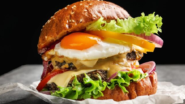 The Ultimate Quick Fix Delicious High Protein Egg Burger Recipe at Home in Just 5 Minutes