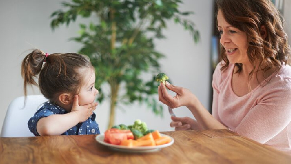 Nutritionist Warns Parents Foods to Strictly Avoid in Your Baby s First Year