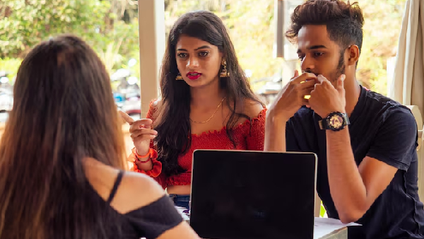 How to Spot the Sweet Talking Backstabbers Around You