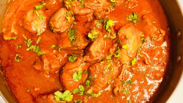 Bored of Regular Curry Try this North Indian Style Tomato Chicken Gravy