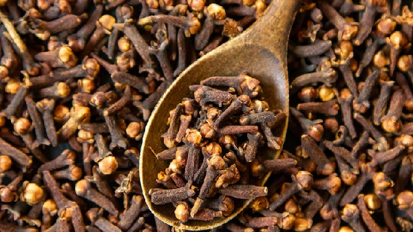Say Goodbye to Gas and Acidity with This One Magical Nighttime Drink