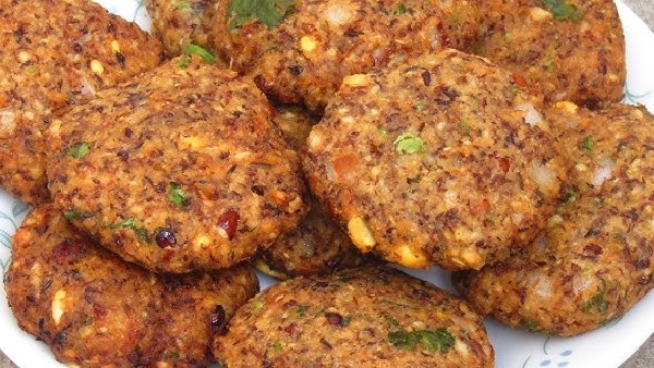 Melt Kidney Stones Naturally Try These Crispy Ulavala Vadalu Recipe in Telugu