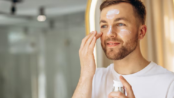 Are You Using Enough Sunscreen Why the Two Finger Rule is a Game Changer for Your Skin