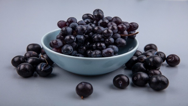 Facts behind if pregnant eat Jamun fruit their babies born with a dark complexion Facts behind if pregnant eat Jamun fruit their babies born with a dark complexion