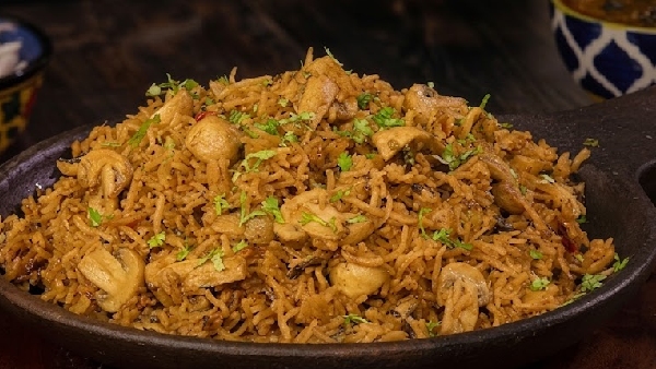 Chettinad Mushroom Biryani Recipe in Telugu Rich Spicy and Flavorful Chettinad Mushroom Biryani Recipe in Telugu Rich Spicy and Flavorful