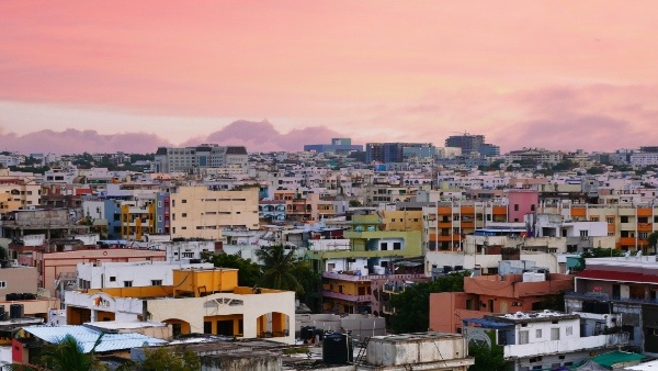 Hyderabad vs Bengaluru employee compares lifestyle and facilities in both cities