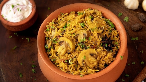 Chettinad Mushroom Biryani Recipe in Telugu Rich Spicy and Flavorful Chettinad Mushroom Biryani Recipe in Telugu Rich Spicy and Flavorful