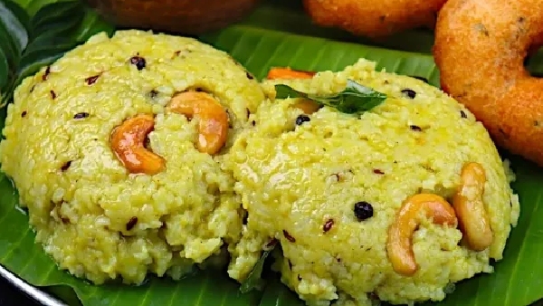 Saravana Bhavan Style Ven Pongal Recipe in Telugu Quick Easy and Delicious Breakfast