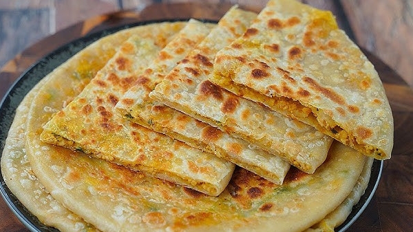 Monsoon Breakfast for Non Veg Lovers Restaurant Style Chicken Keema Paratha Recipe in Telugu