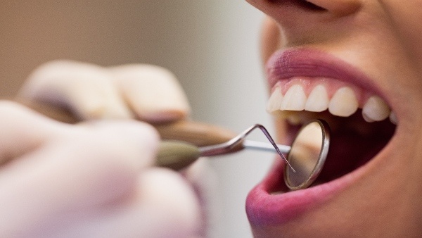 Do you open soft drink bottles with your teeth know how dangerous it is Do you open soft drink bottles with your teeth know how dangerous it is