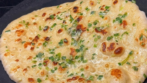 No Tandoor No Oven Make Perfect Restaurant Style Soft Garlic Naan on a Regular Tawa No Tandoor No Oven Make Perfect Restaurant Style Soft Garlic Naan on a Regular Tawa