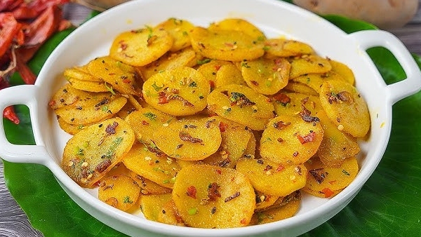Spicy Crunchy Aloo Katli The Perfect Monsoon Snack Recipe in Telugu Spicy Crunchy Aloo Katli The Perfect Monsoon Snack Recipe in Telugu
