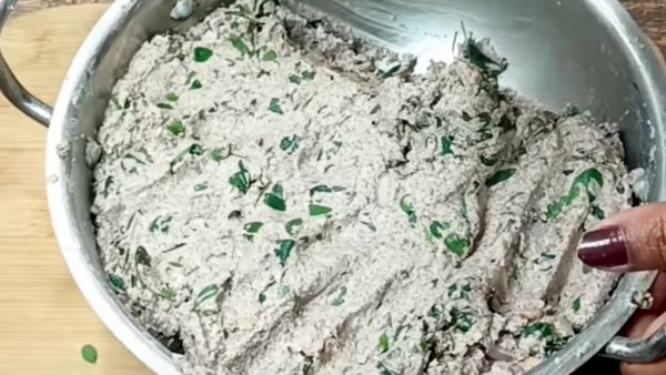 healthy ragi munagaku roti for bone strength in children and old age persons healthy ragi munagaku roti for bone strength in children and old age persons