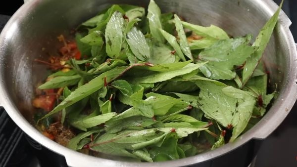 Andhra style gongura pulao in cooker with biryani taste and use simple ingredients Andhra style gongura pulao in cooker with biryani taste and use simple ingredients
