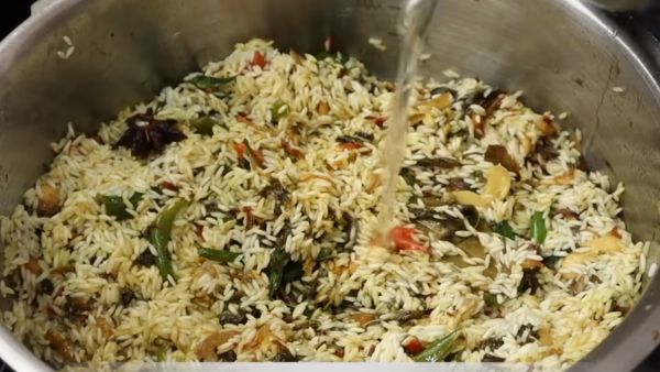 Andhra style gongura pulao in cooker with biryani taste and use simple ingredients Andhra style gongura pulao in cooker with biryani taste and use simple ingredients