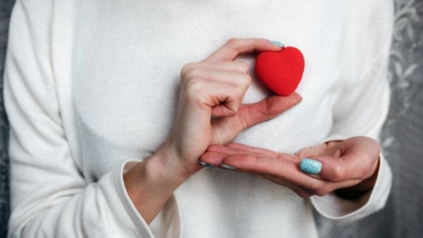 these shapes at the base of your fingernails sign of kidney and heart problems these shapes at the base of your fingernails sign of kidney and heart problems