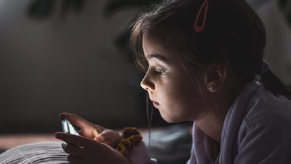 I am Going Through Hell Shakeela s Tearful Warning to Smartphone Addicts I am Going Through Hell Shakeela s Tearful Warning to Smartphone Addicts