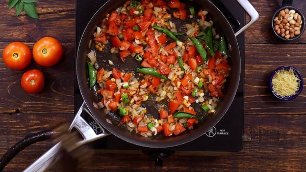 Tomato semiya upma with ghee and oil light food for healthy breakfast Tomato semiya upma with ghee and oil light food for healthy breakfast