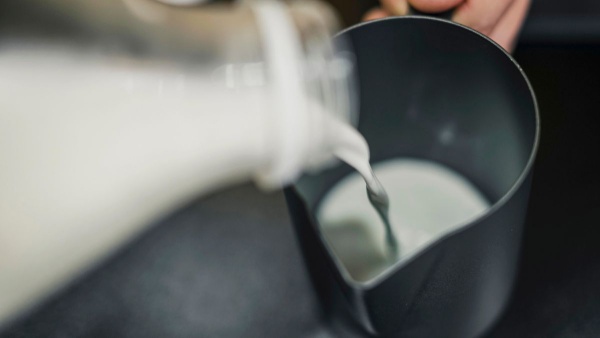 Fssai explains here how to check adulterated milk with these simple test