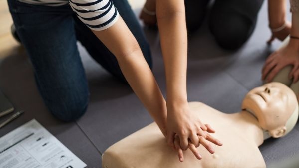 difference between heart attack cardiac arrest and heart failures know the reasons difference between heart attack cardiac arrest and heart failures know the reasons