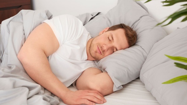 these sleeping positions are best when you have body aches