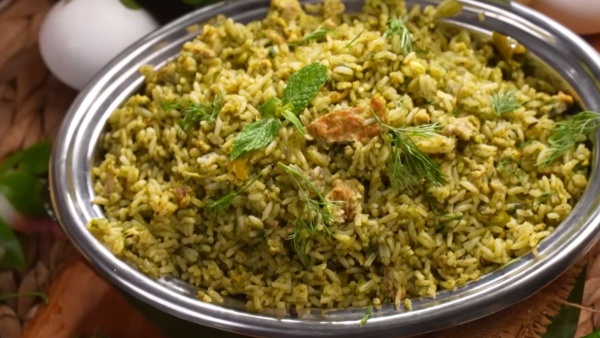 green egg rice with leftover rice healthy breakfast by adding mint leaves green egg rice with leftover rice healthy breakfast by adding mint leaves