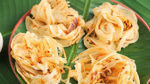 Authentic Kerala Special Malabar Parotta Recipe in Telugu with Easy Ingredients Authentic Kerala Special Malabar Parotta Recipe in Telugu with Easy Ingredients