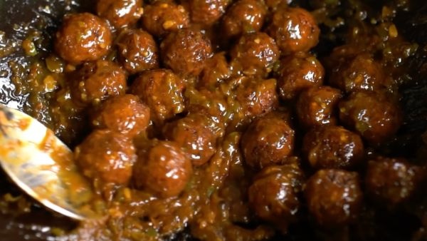 Street style veg manchurian recipe with crispy and crunchy taste for evening snacks Street style veg manchurian recipe with crispy and crunchy taste for evening snacks