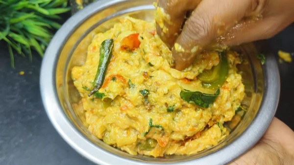 The Adivasis health secret Capsicum potato and dried red chili roti chutney The Adivasis health secret Capsicum potato and dried red chili roti chutney