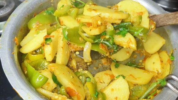 The Adivasis health secret Capsicum potato and dried red chili roti chutney The Adivasis health secret Capsicum potato and dried red chili roti chutney