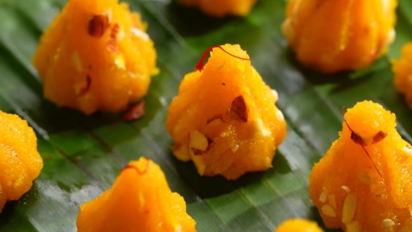 Ganesh chaturthi special pachi senagapappu modakalu with perfect process Ganesh chaturthi special pachi senagapappu modakalu with perfect process