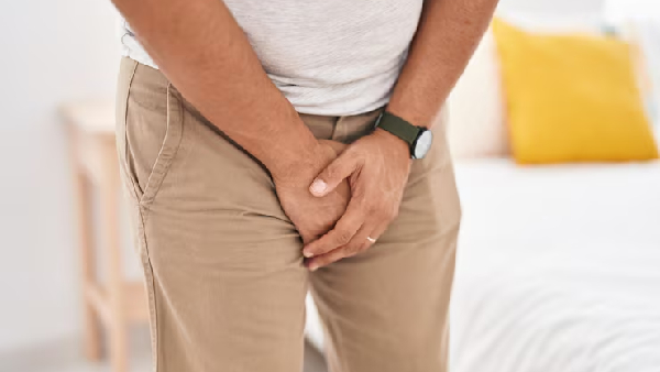 Urine Leaking After You Pee It Could Be a Sign of These 3 Diseases Urine Leaking After You Pee It Could Be a Sign of These 3 Diseases