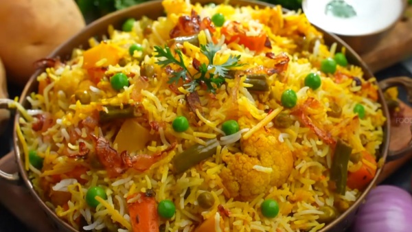Lucknow famous veg dum biryani recipe know the process in telugu