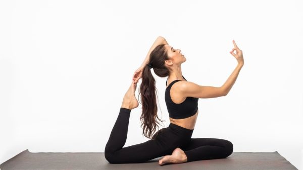 Avoid making these mistakes if you practice yoga without a trainer Avoid making these mistakes if you practice yoga without a trainer