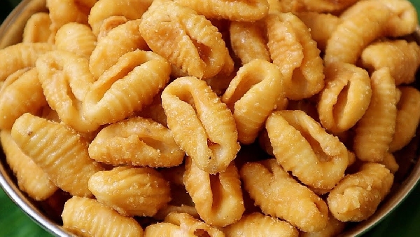 Dussehra 2026 Speical Sweet Bellam Gavvalu Recipe in Telugu Dussehra 2026 Speical Sweet Bellam Gavvalu Recipe in Telugu
