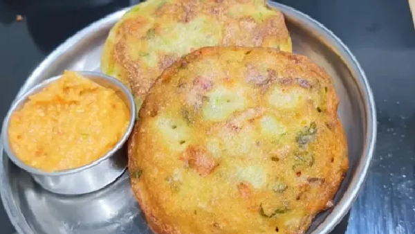Instant Rava Bun Dosa Spicy Tomato Chutney Recipe in Telugu Soft and Spongy Breakfast in Minutes Instant Rava Bun Dosa Spicy Tomato Chutney Recipe in Telugu Soft and Spongy Breakfast in Minutes
