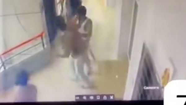 Couple attacks Zomato delivery boy over delayed food video goes viral