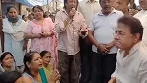 Arun Govil at the Meerut Central Market: People broke down in tears during the women's protest
