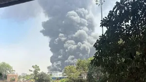 Fire Breaks Out In Ghaziabad Lpg Cylinder Explosions Reported Essential Lpg Safety Tips For Summer