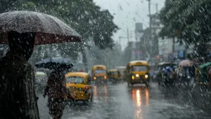 Delhi Ncr Weather June 5 Imd Predicts Thunderstorms Gusty Winds Light Rain