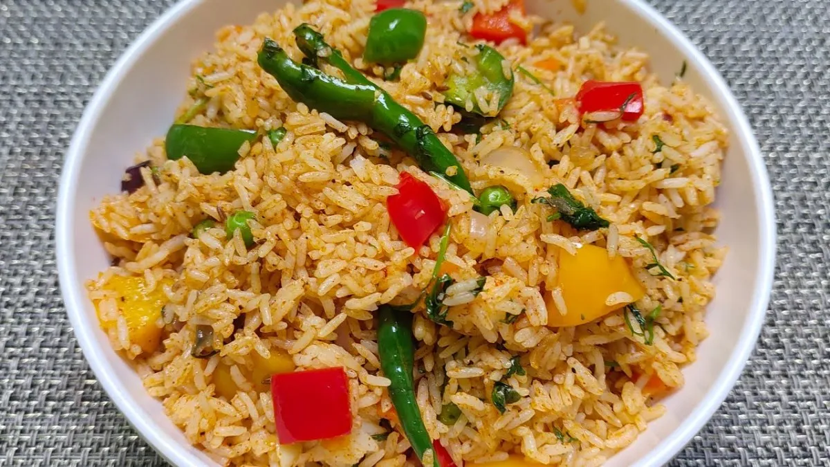 ஆந்திரா ஸ்டைல் குடைமிளகாய் தக்காளி சாதம் ரெசிபி - ஒருதடவை செஞ்சு பாருங்க - பிரியாணி மாதிரி இருக்கும்